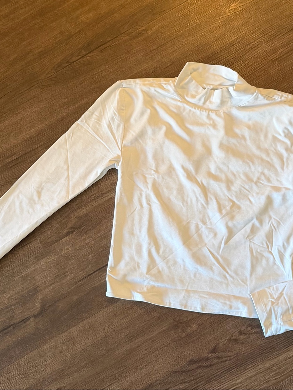 Babaton White Long-Sleeve neck crop Top